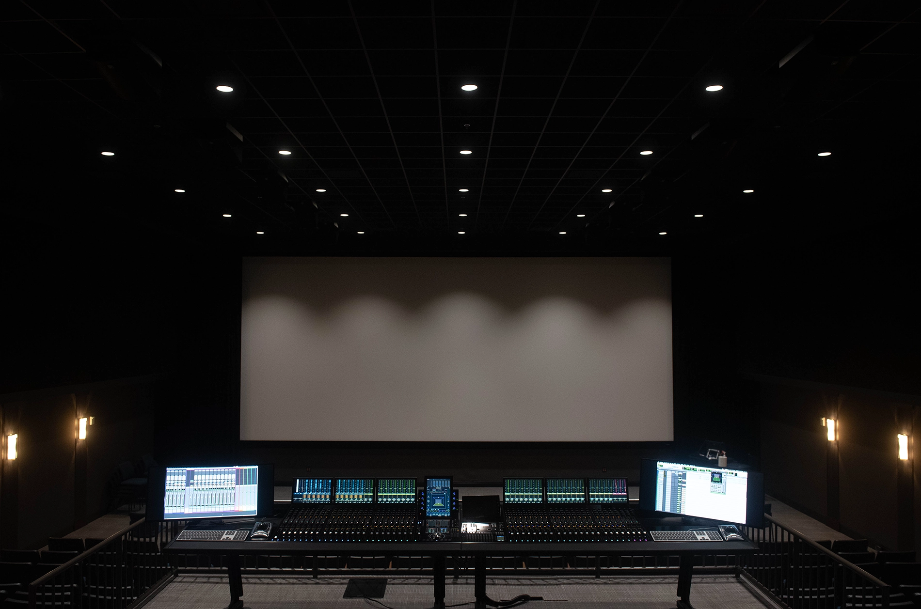 A photo of the Johnson Center classroom with state of the art technology and theatre seating