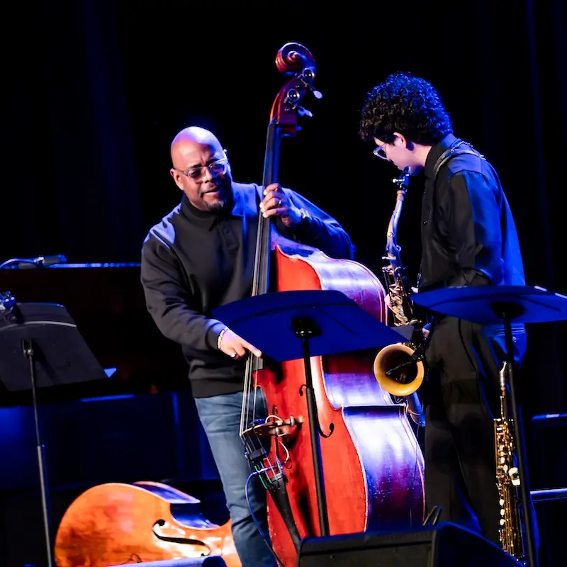 Christian McBride giving guitar masterclass lesson