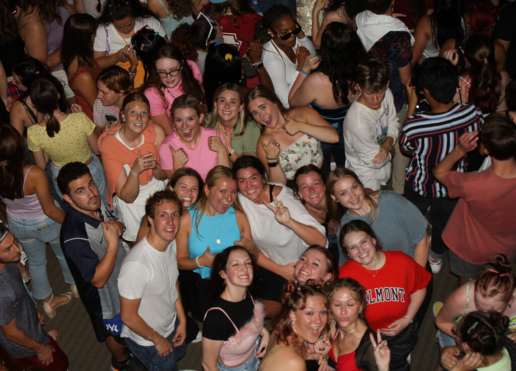 Students dancing the night away at Throwback Prom