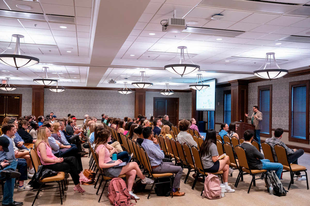 A packed audience for Dr. Rivas' keynote presentation