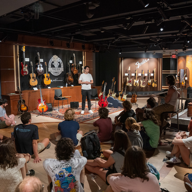 Brazilian guitar maker João Cassias in the Gallery of Iconic Guitars