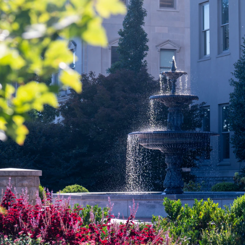 The fountain in front of Belmont University
