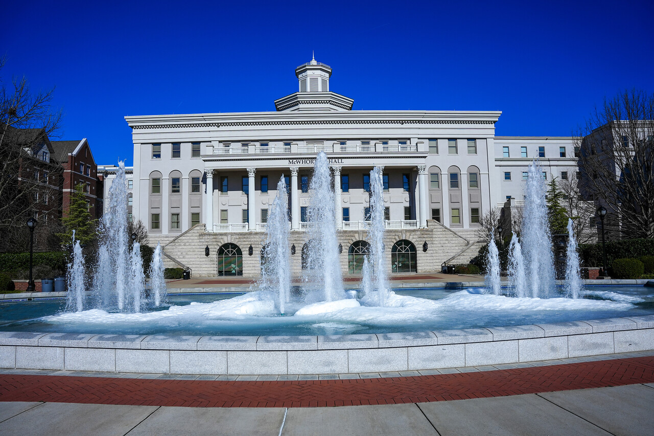 Station 3: Freedom Plaza Fountain