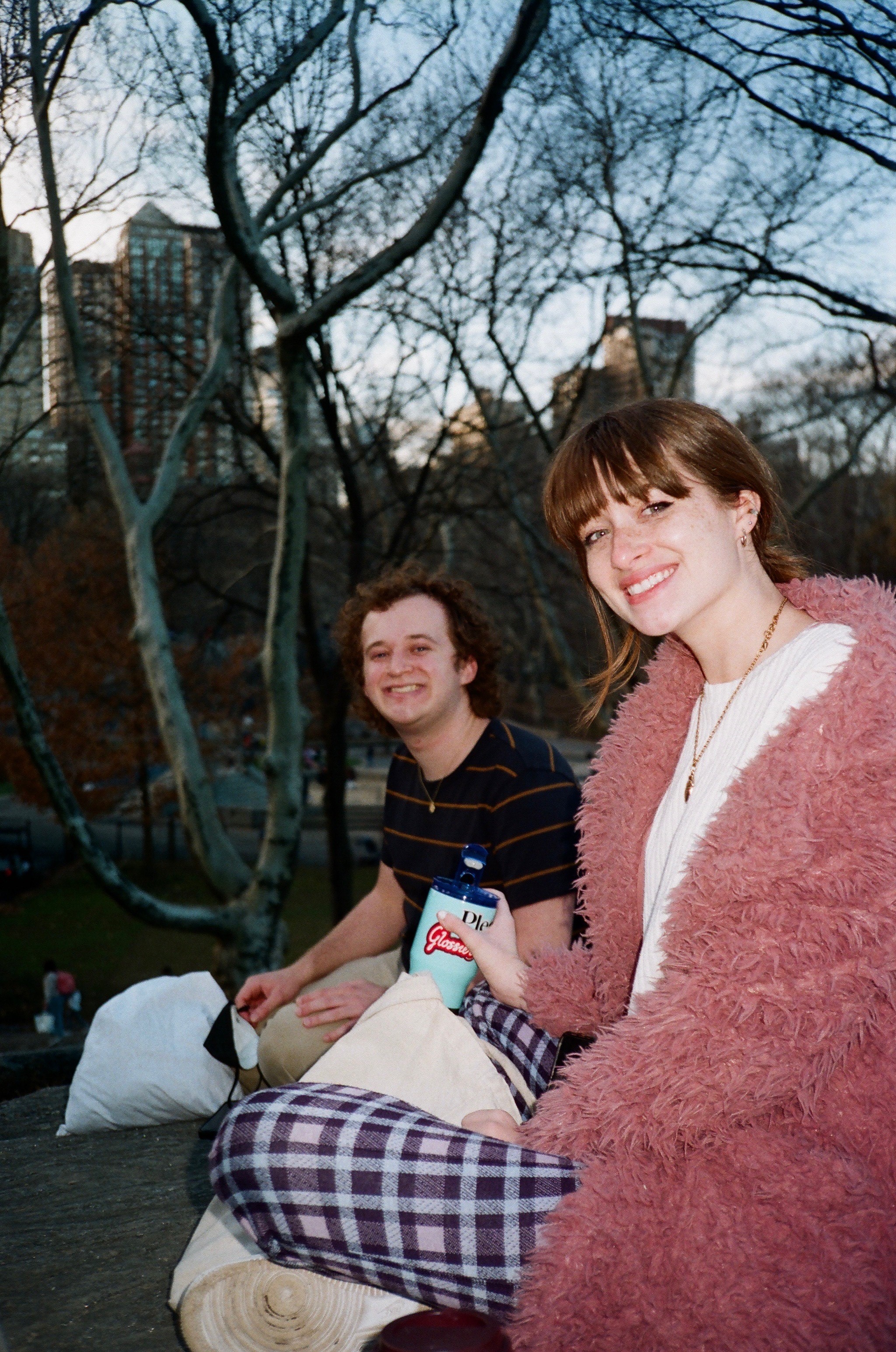 Belmont East students pose for picture in park while having picnic